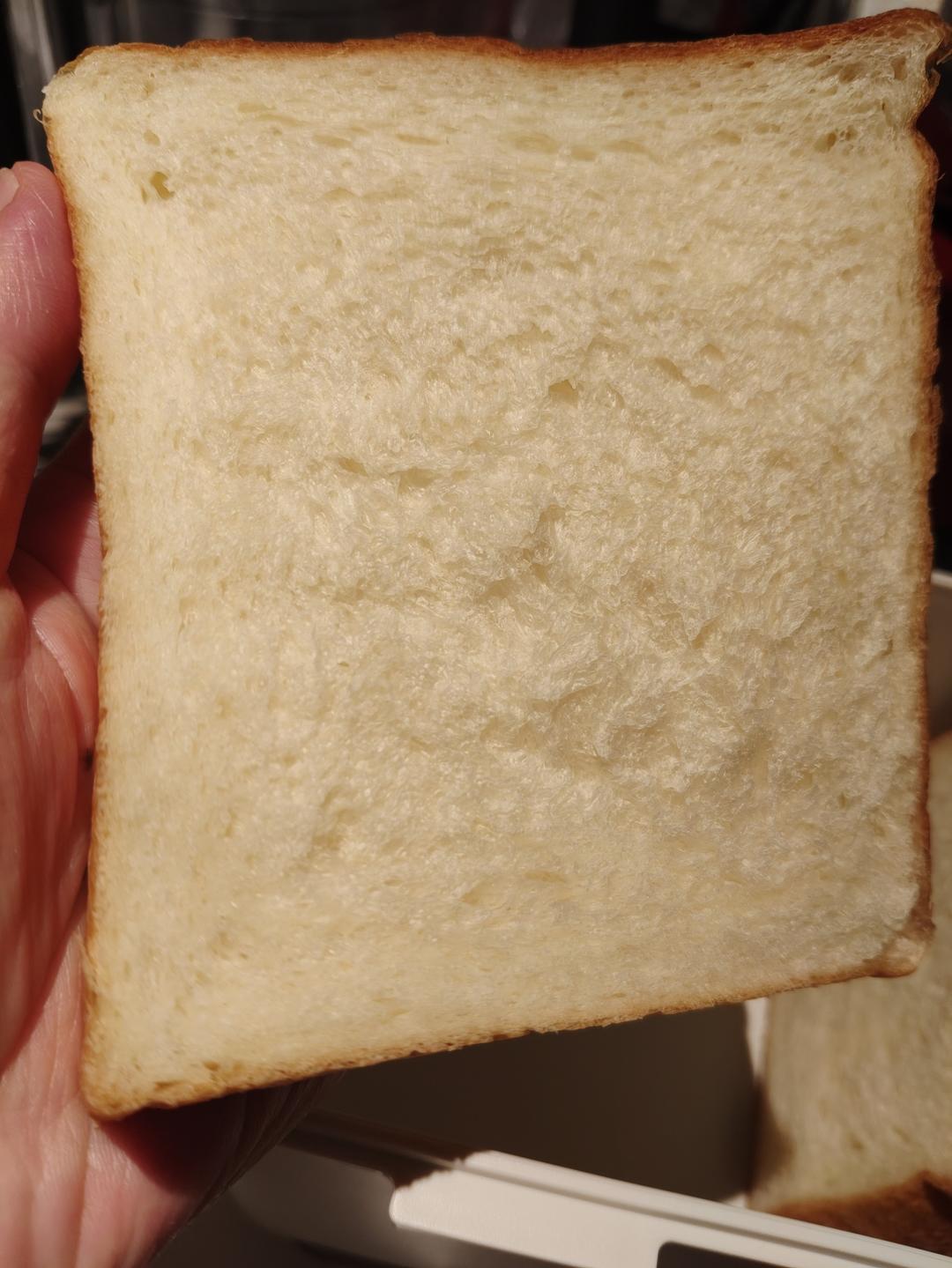 好吃的鲜奶三明治吐司以及三明治组装示范