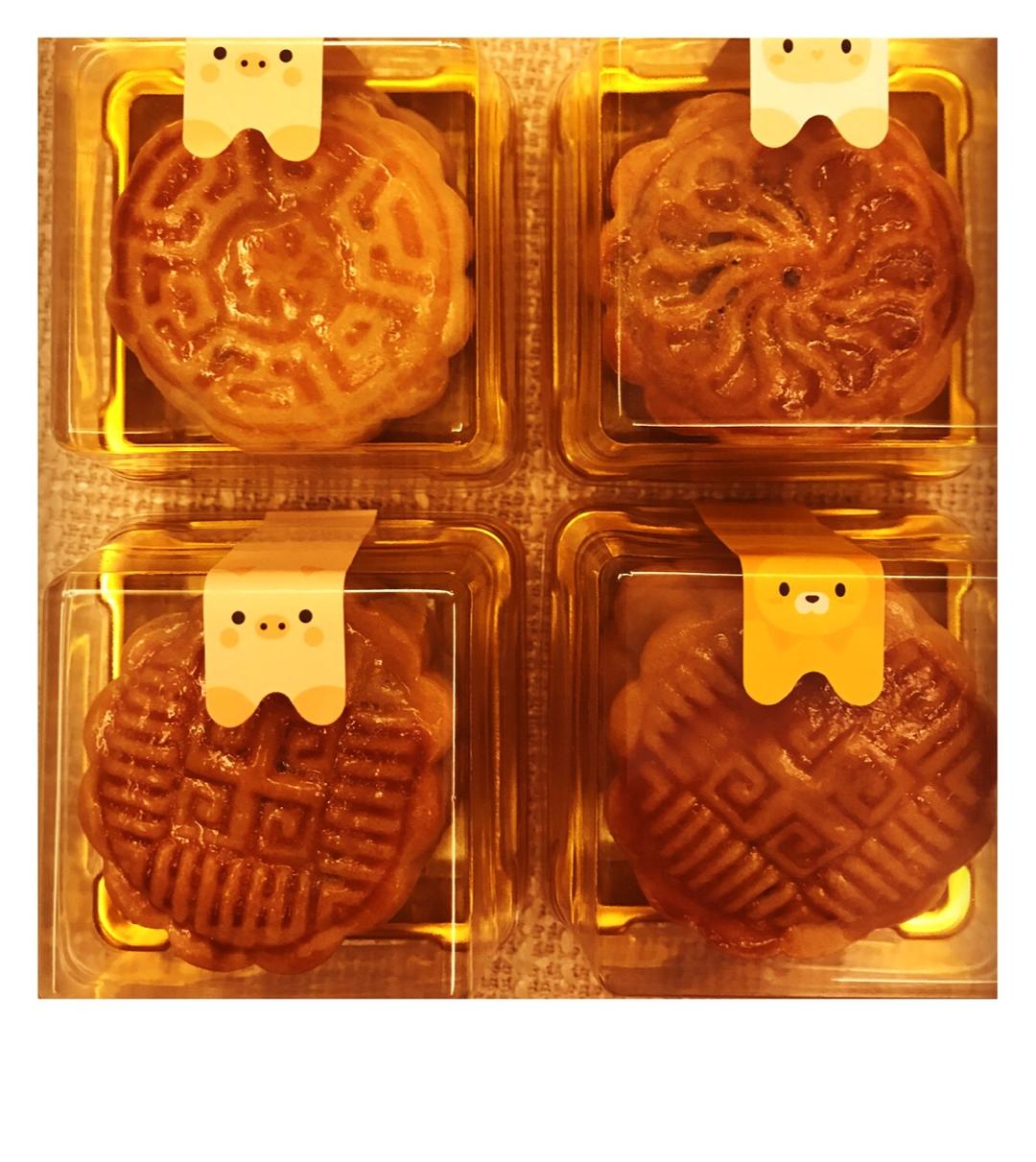 广式月饼—蛋黄莲蓉月饼