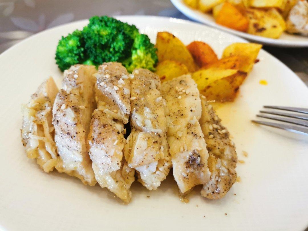 酷炫屌炸天好吃的煎鸡胸肉（香蒜蜂蜜煎鸡胸肉）