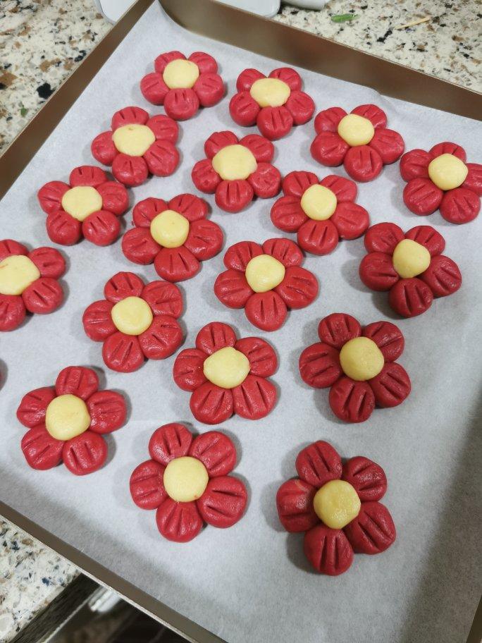 送你一朵小红花｜烘培小白也能搞定的花朵曲奇饼干