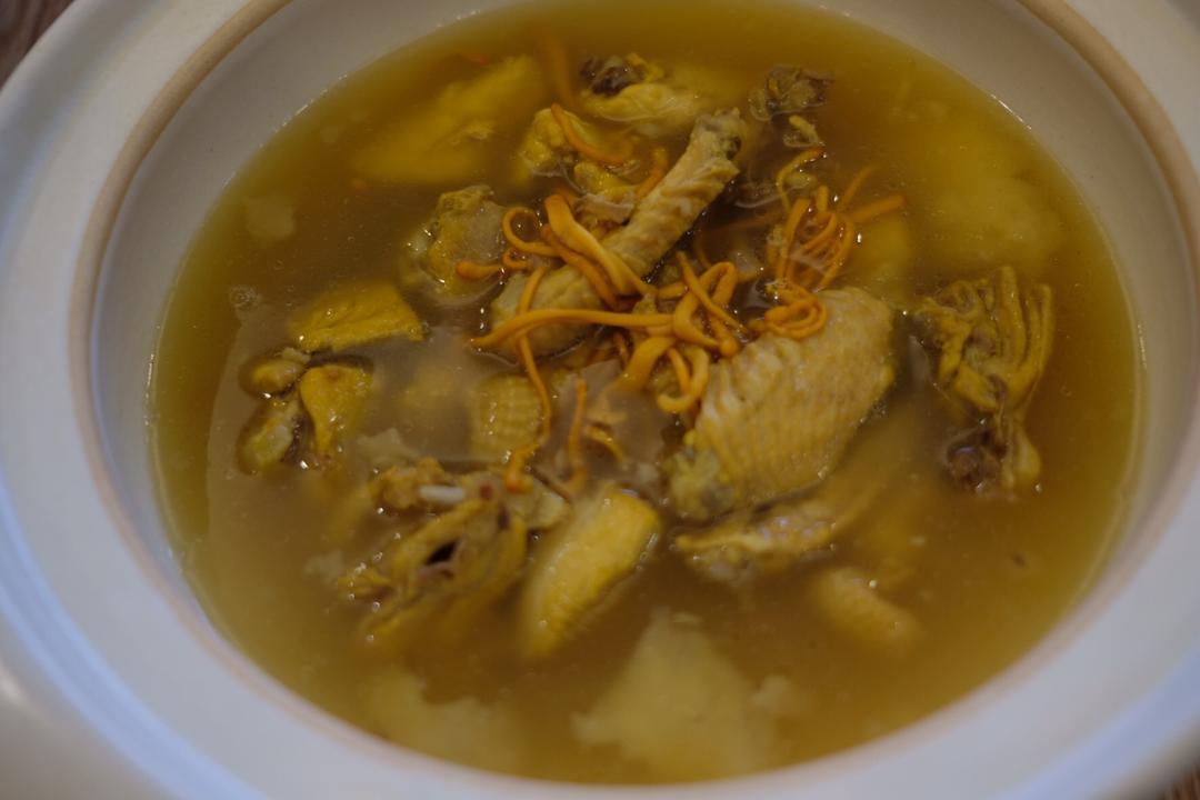 虫草花椰肉鸡汤