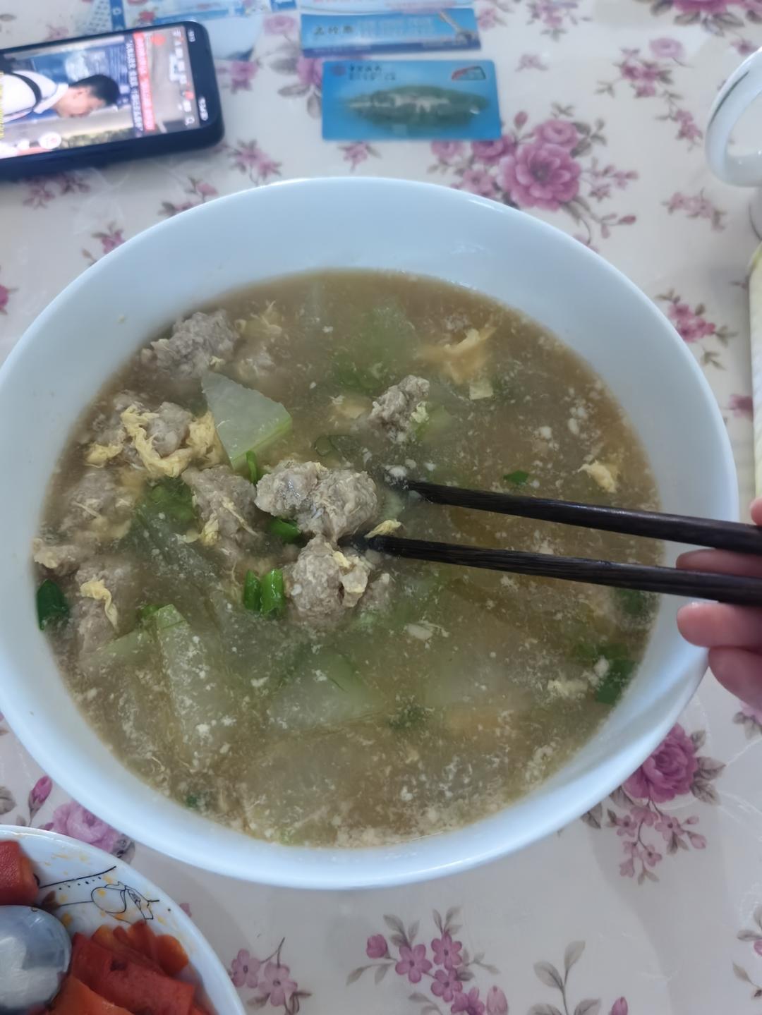 巨鲜美的冬瓜丸子汤