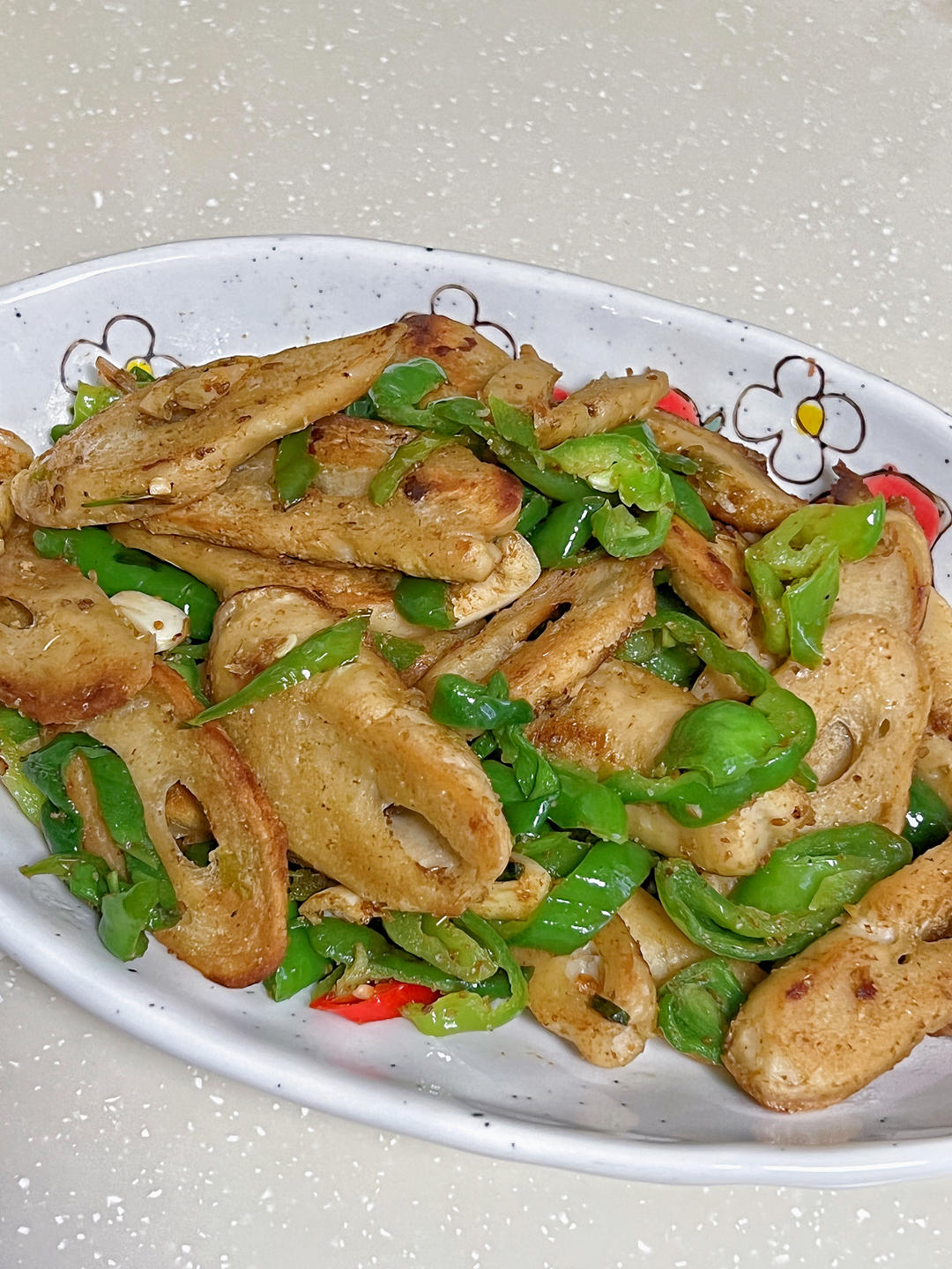 每次去饭店必点的孜然面筋 我会了！的做法