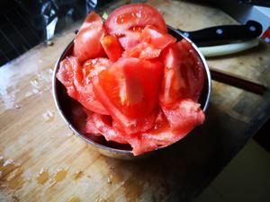 如何熬一锅热腾腾的浓郁番茄汤面/含非传统番茄去皮/熬汤过程超详细的做法 步骤6