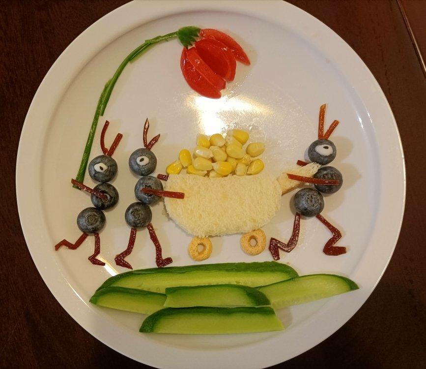 小蚂蚁搬家