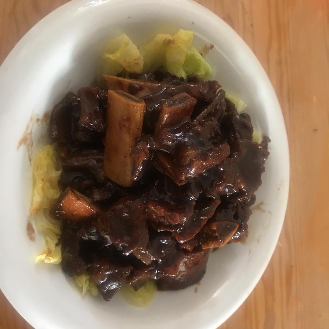 红烧牛肋骨