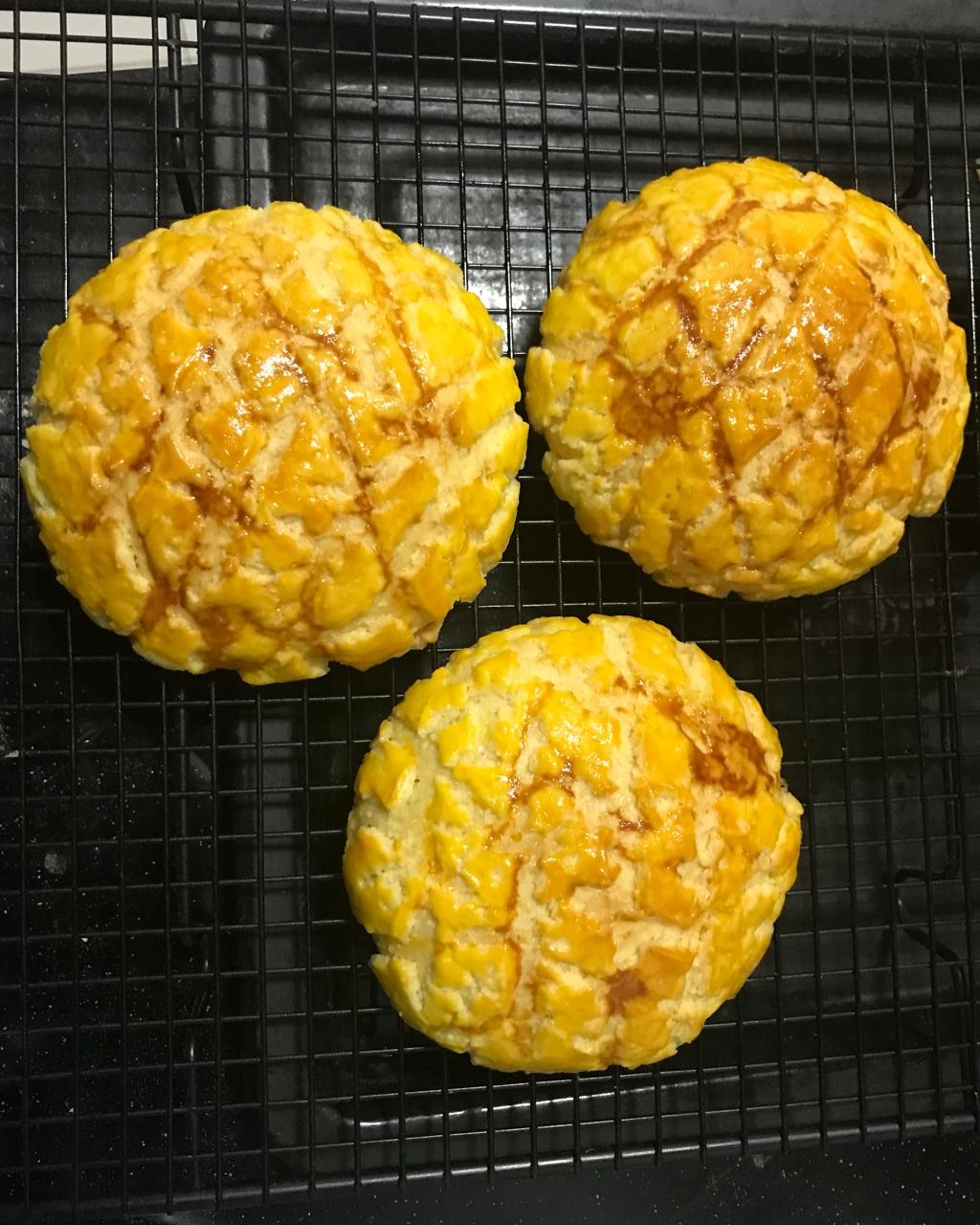 好吃到炸裂的港式菠萝包（附带制作酥皮的小视频）