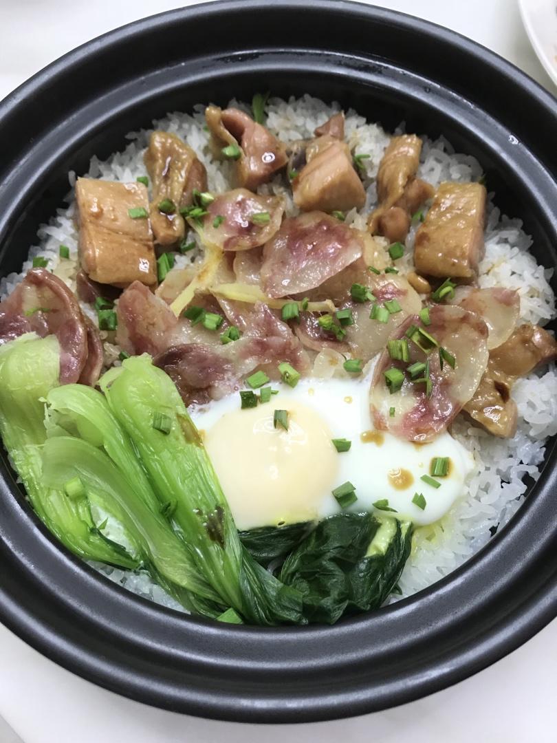 香肠煲仔饭