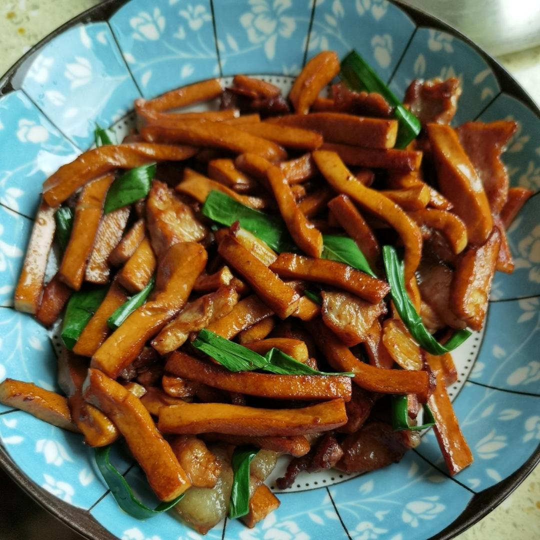 小宝贝爱吃的香干炒肉