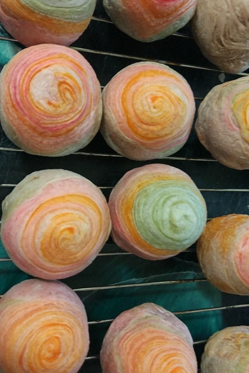 彩虹渐变蛋黄酥（无需揉出膜）