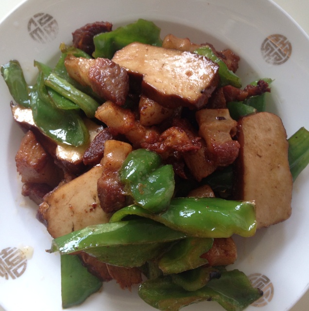 辣椒豆腐干炒五花肉
