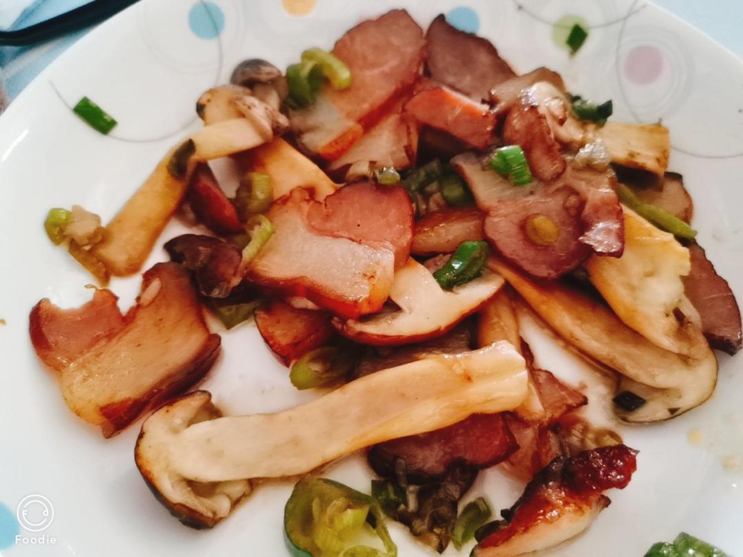 松茸炒腊肉