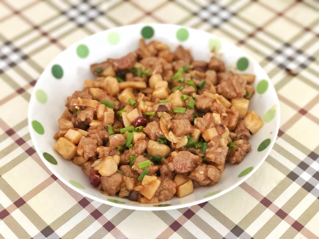 家常菜~杏鲍菇烧牛肉粒
