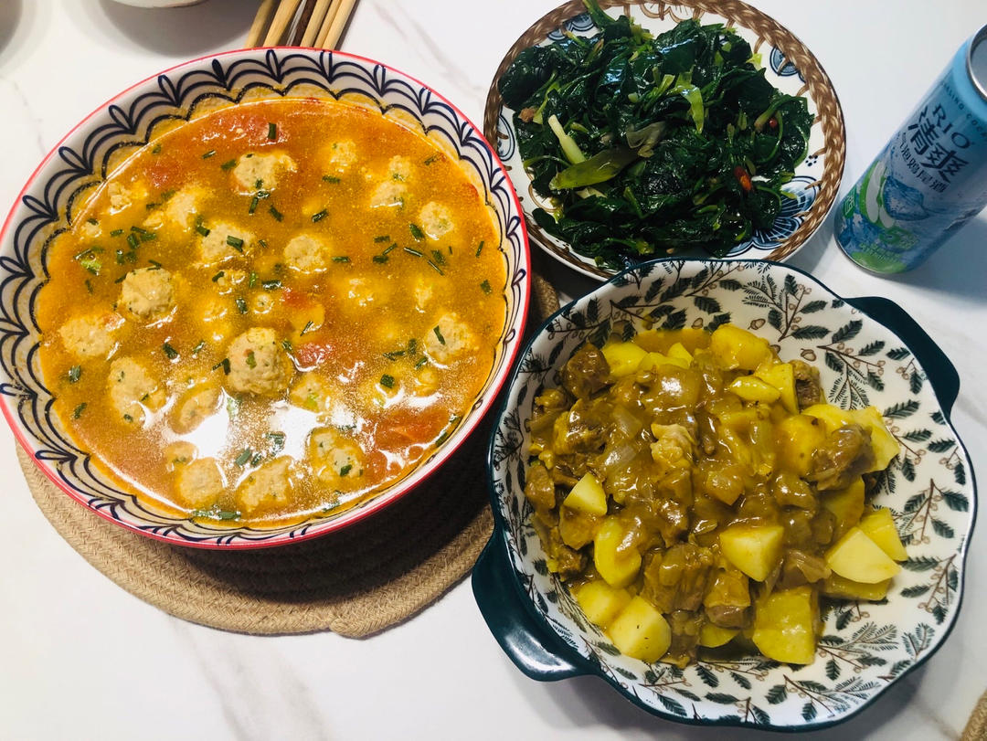 蕃茄丸子汤。