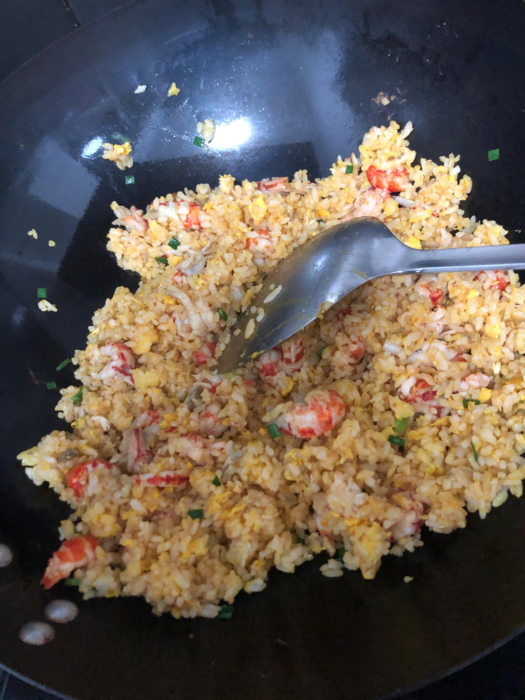 好吃到舔盘的小龙虾炒饭