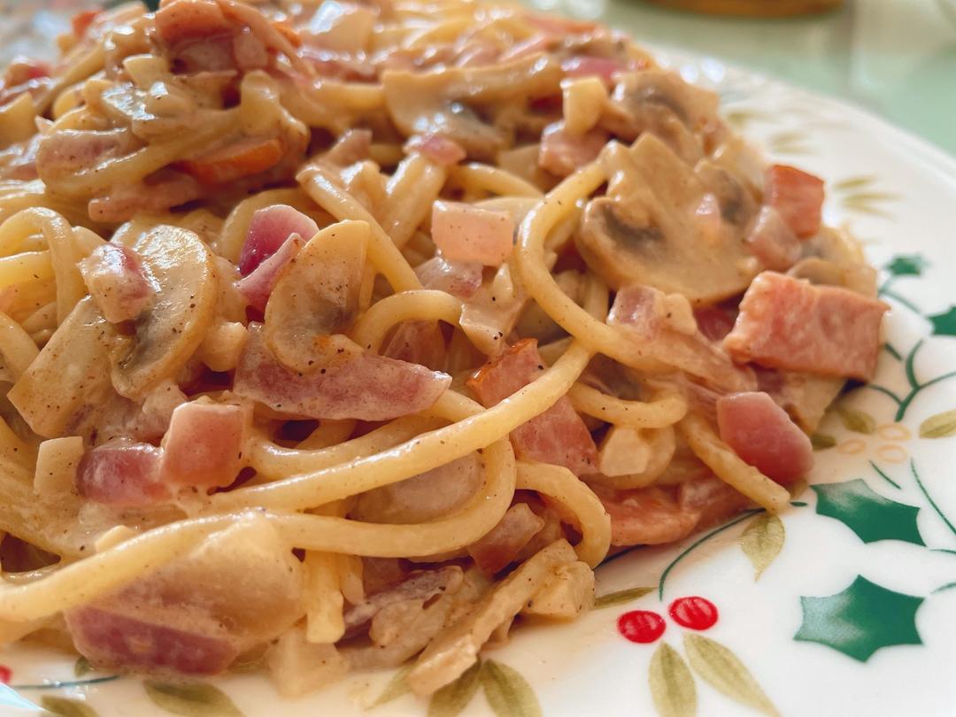 奶油培根意面