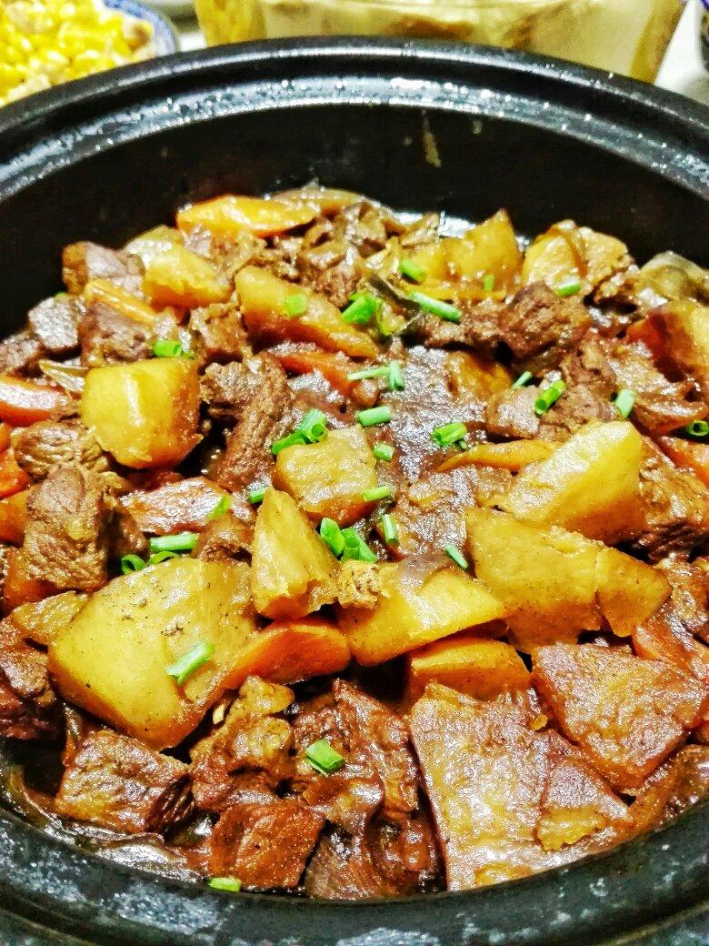 沙沙土豆胡萝卜炖牛肉