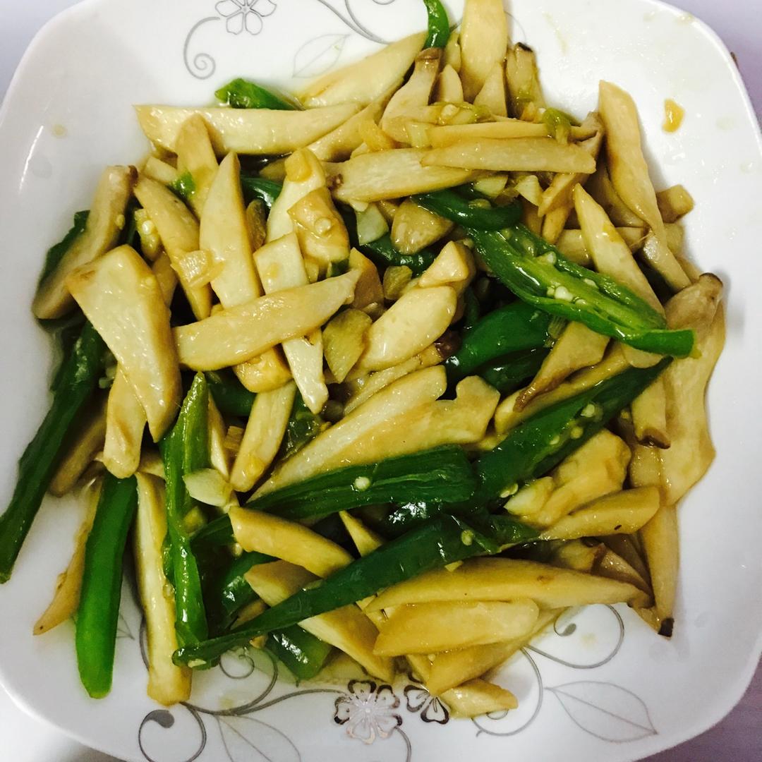 青椒素炒杏鲍菇