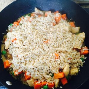健人的鸡胸肉糙米焖饭的做法 步骤5