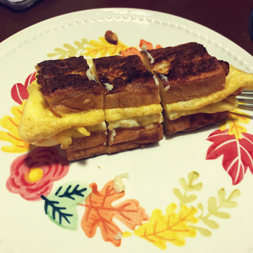 惊艳培根鸡蛋吐司卷
