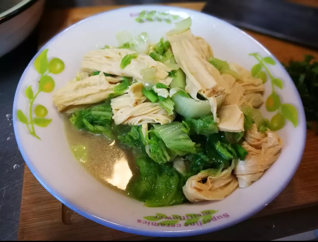 白菜炒腐竹的做法