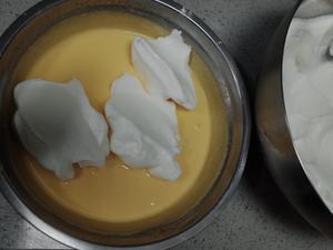 入口即化的古早味蛋糕（咸蛋黄/原味）的做法 步骤8