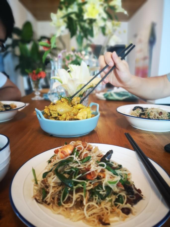 栖水鸣宿，能吃两盘的海鲜炒粉干