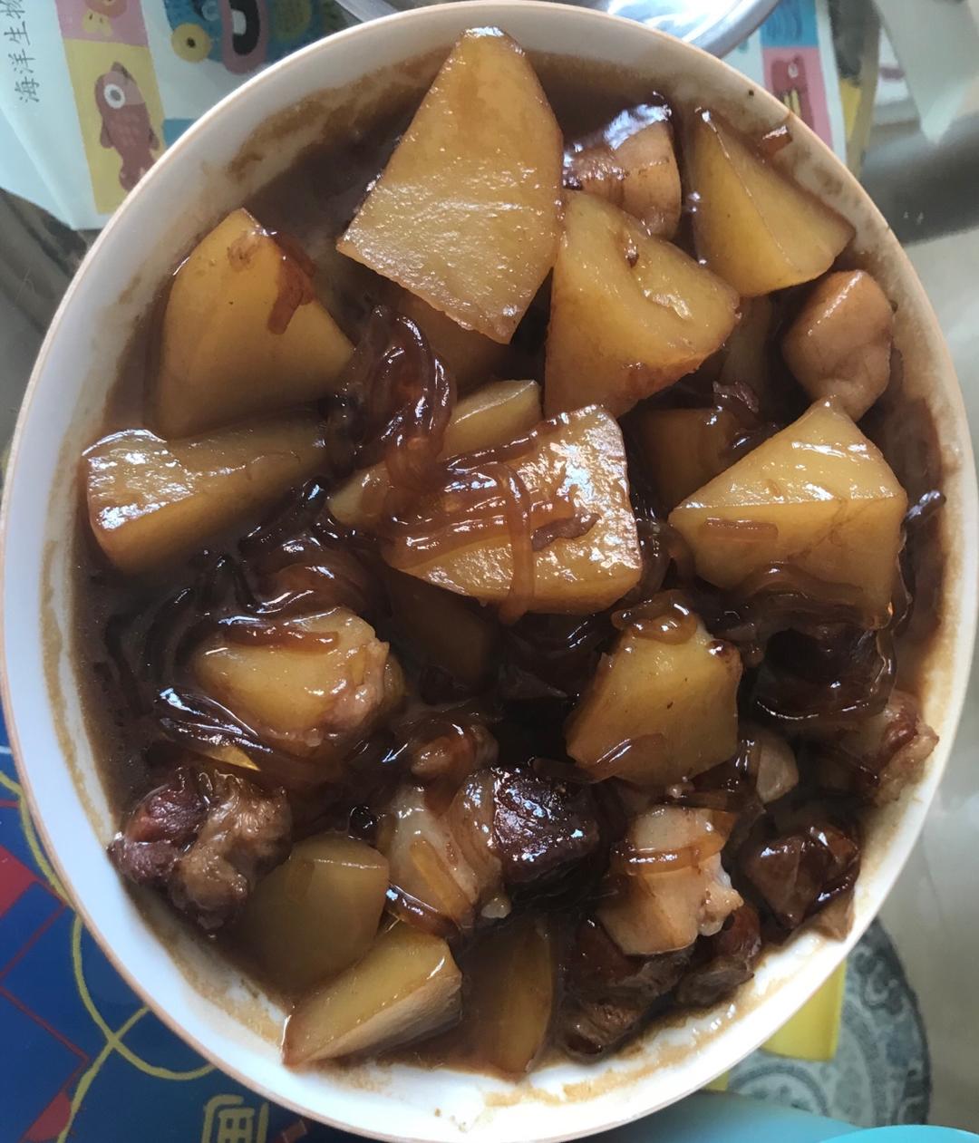 加了鹌鹑蛋后，这盘红烧肉，美味的逆天啦——鹌鹑蛋烧肉（孔瑶食谱）