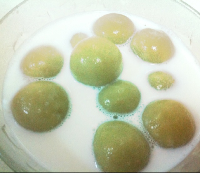 奶黄馅牛奶汤圆