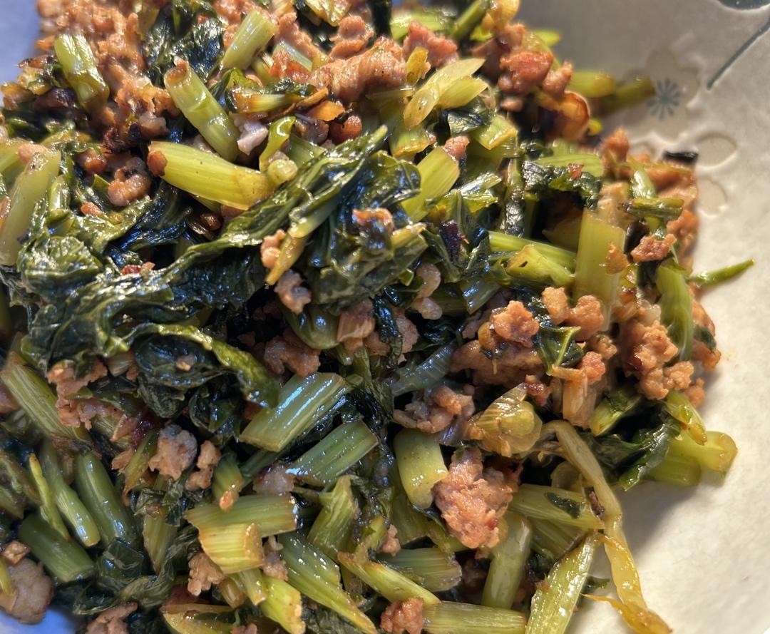 雪里红香炒肉末