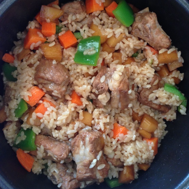 喷香排骨焖饭（爆好吃）