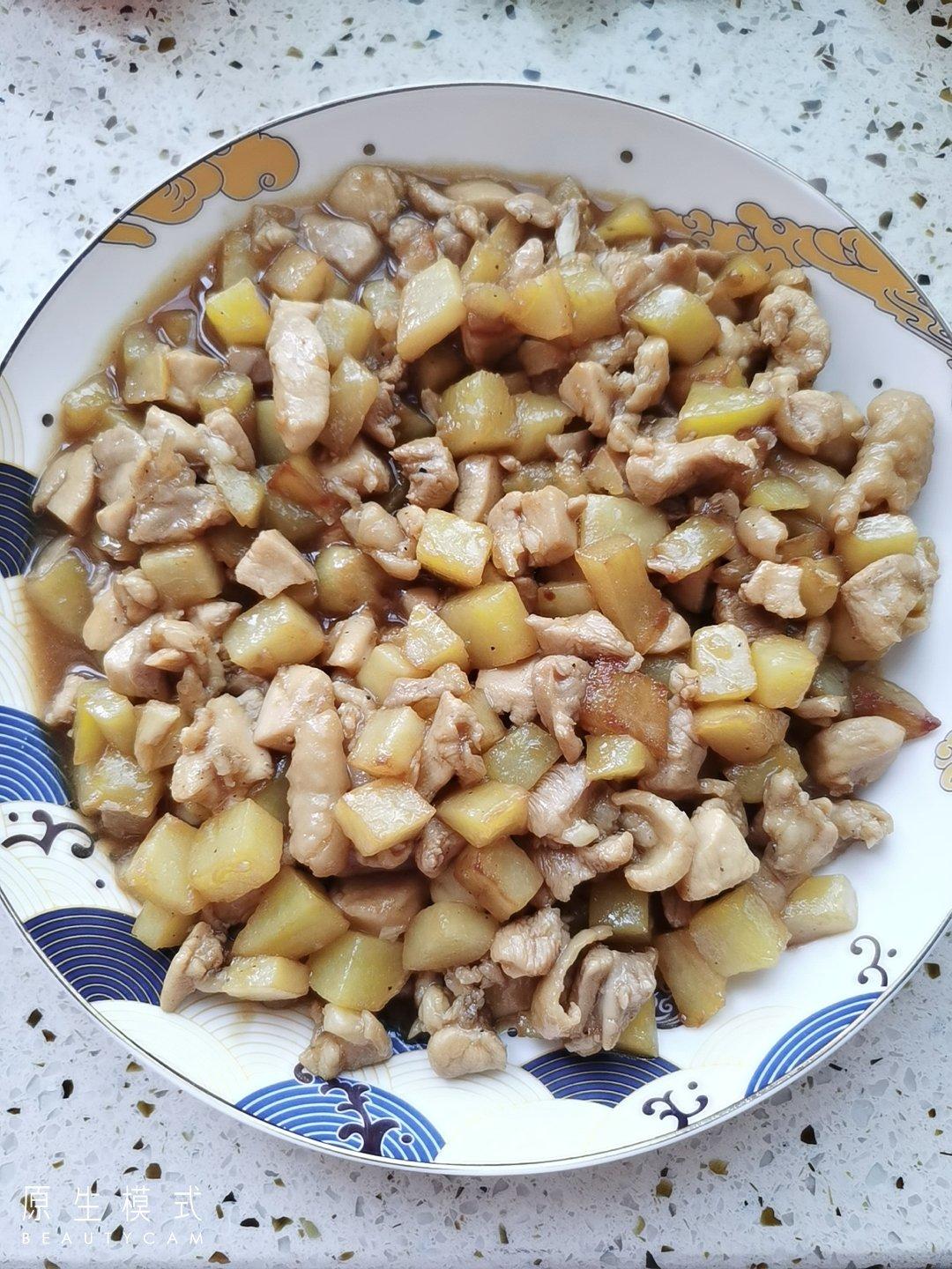 土豆焖鸡腿肉