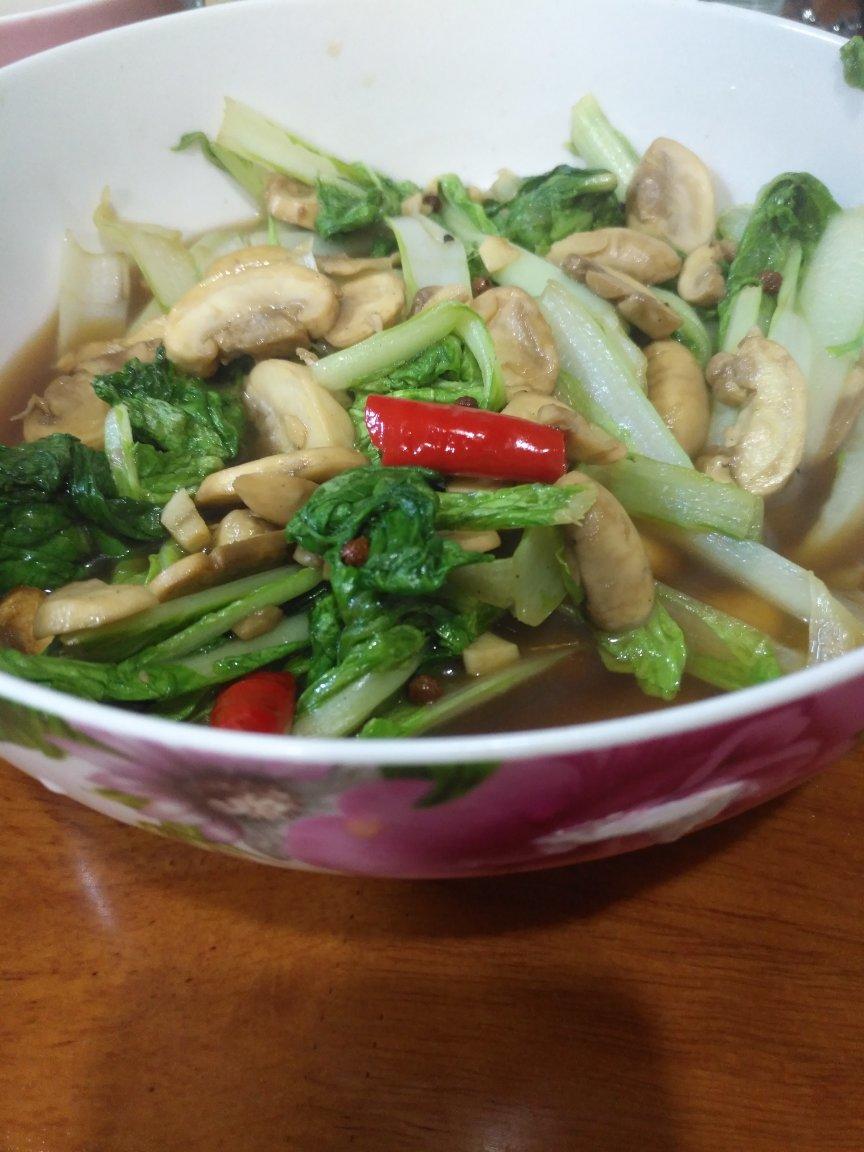 蘑菇炒青菜
