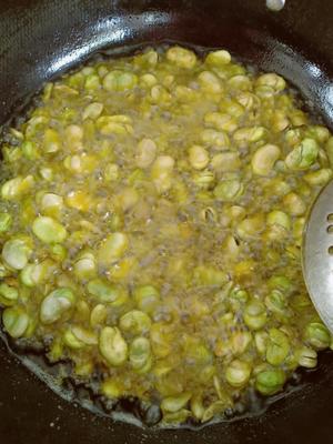 香酥麻辣蚕豆的做法 步骤2