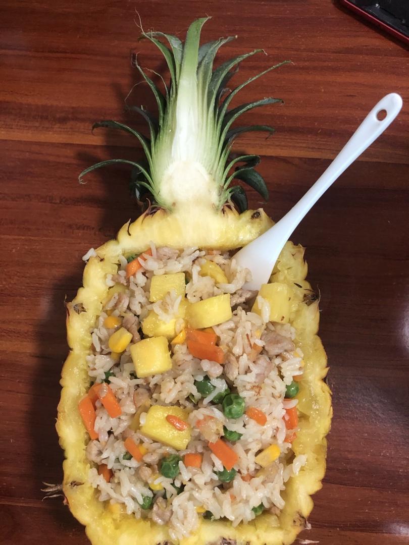 虾仁菠萝炒饭