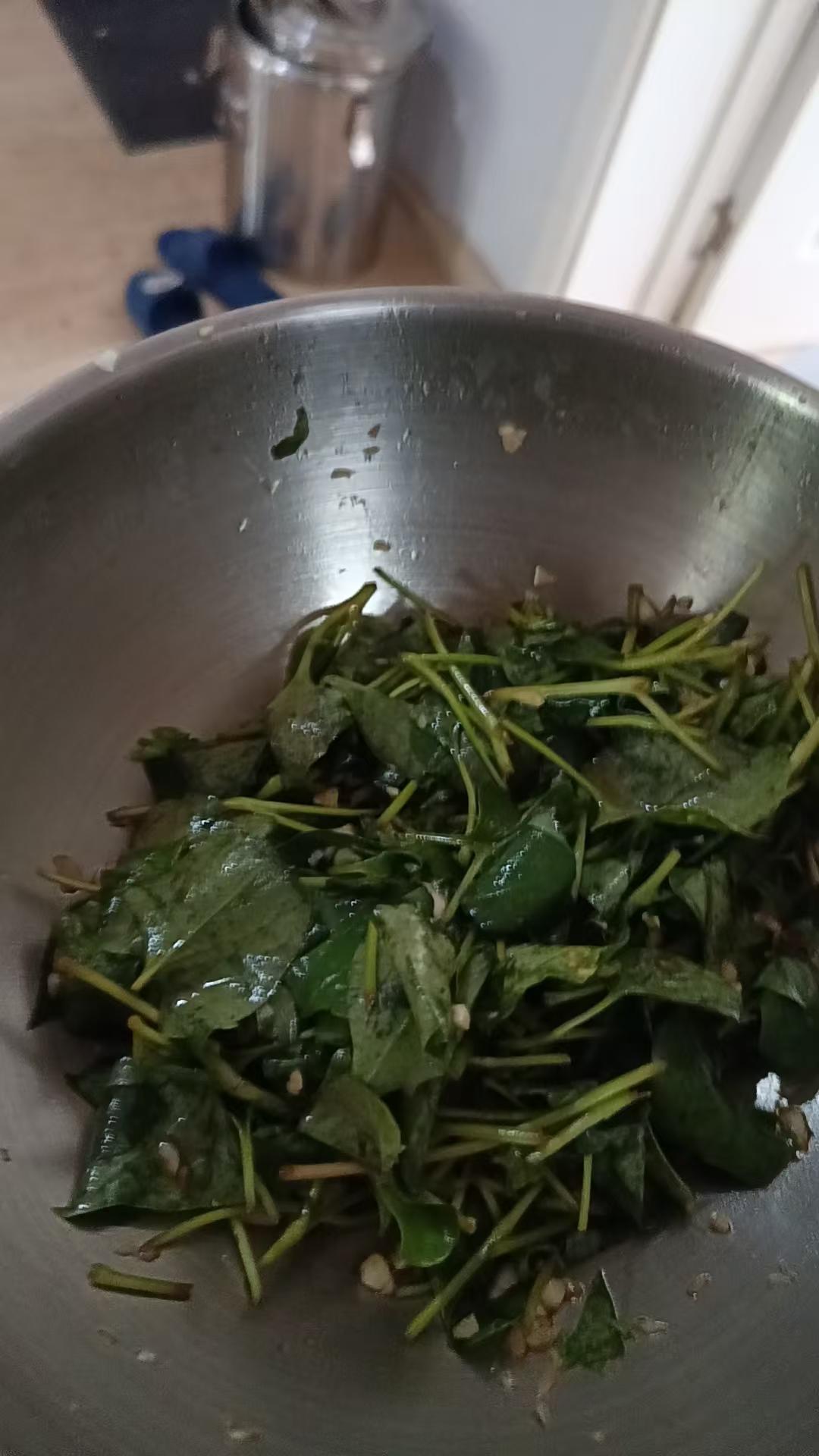 凉拌折耳根叶