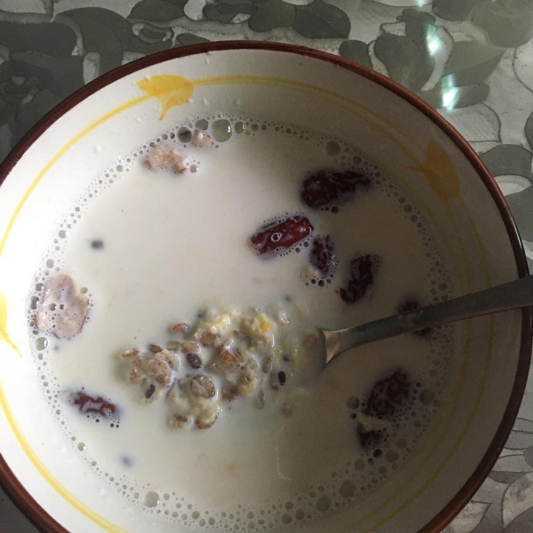 鸡蛋牛奶燕麦