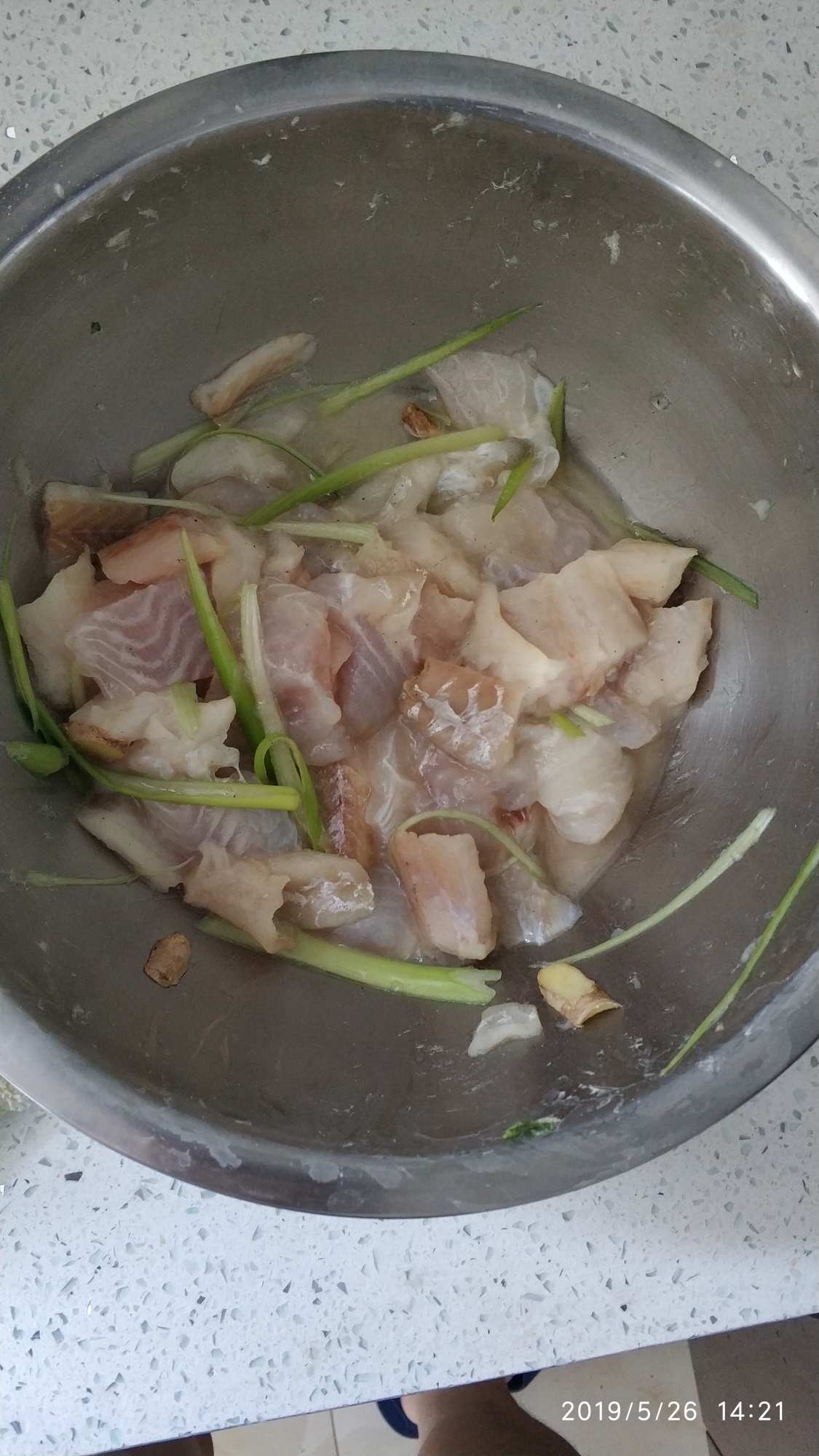 酸菜鱼（龙利鱼）的做法 步骤1
