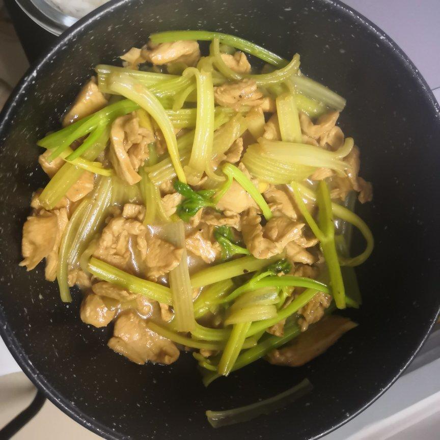 「鸡胸肉新吃法」孜然芹菜彩椒炒鸡胸肉