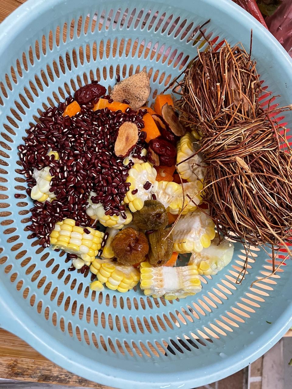 鸡骨草煲猪横利