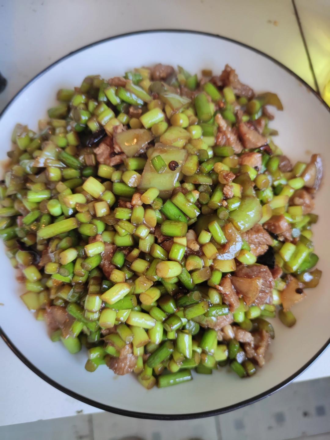 快手又下饭 — 绝味肉沫炒蒜薹丁（苍蝇头（快来做！！！