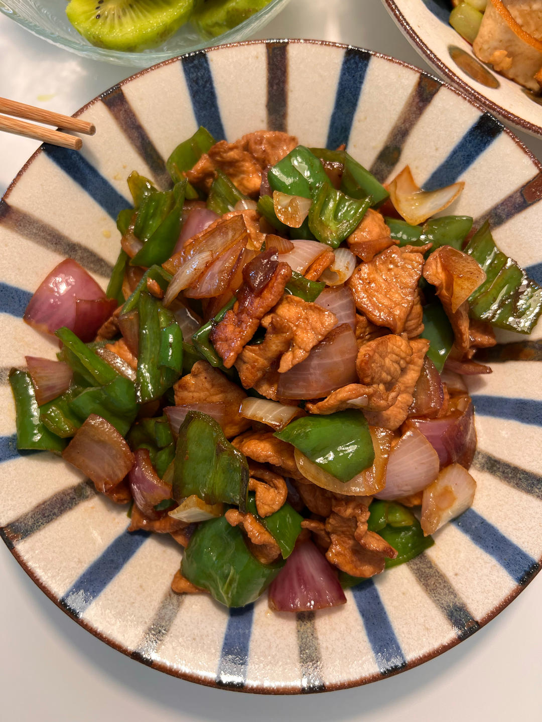 下饭菜：洋葱青椒炒肉片