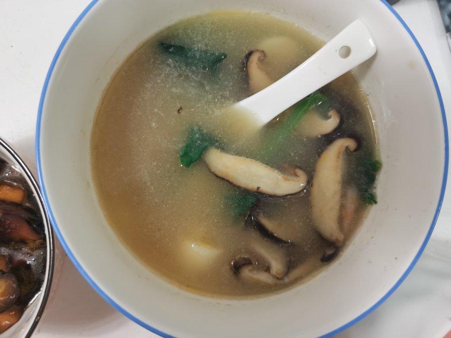 山药香菇青菜汤