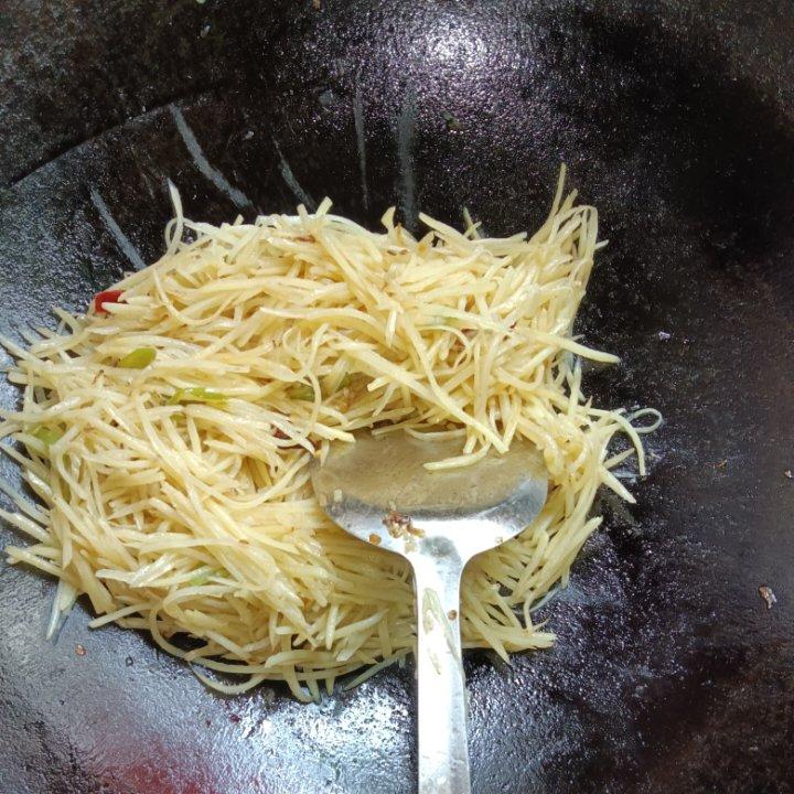 酸辣土豆丝的家常做法 超级下饭