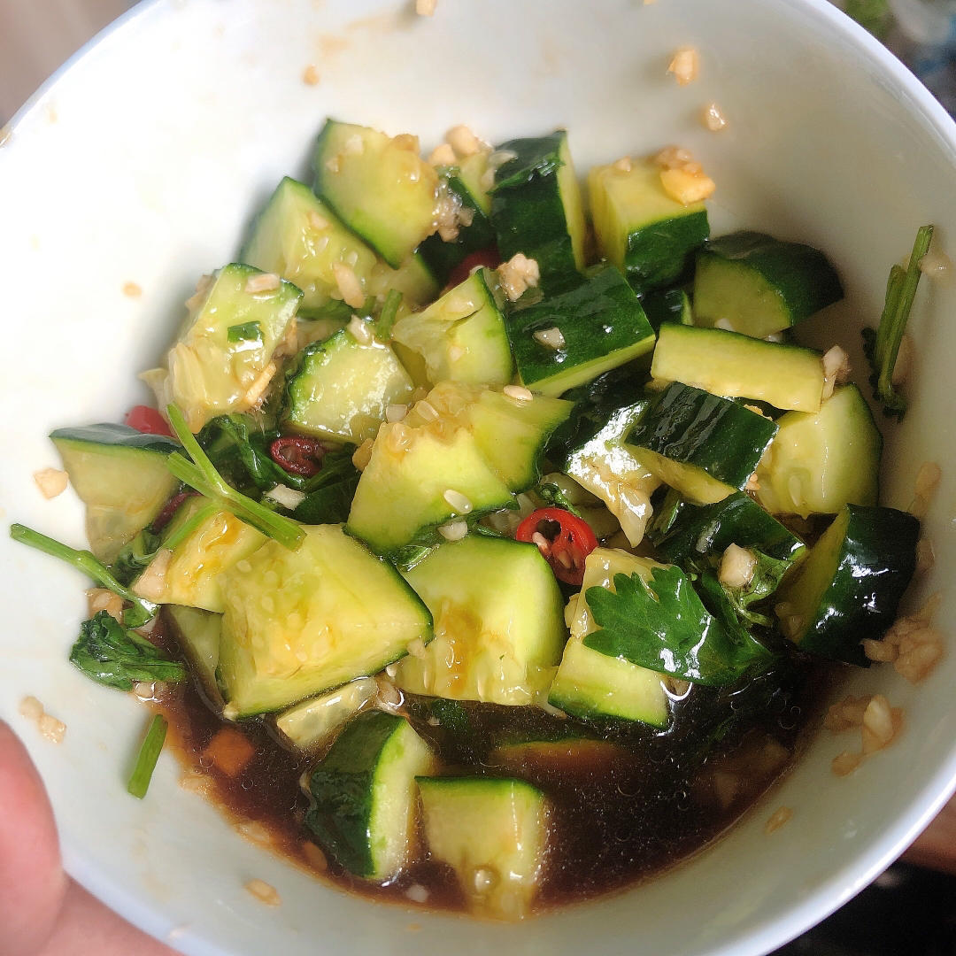 赞不绝口拍黄瓜🥒