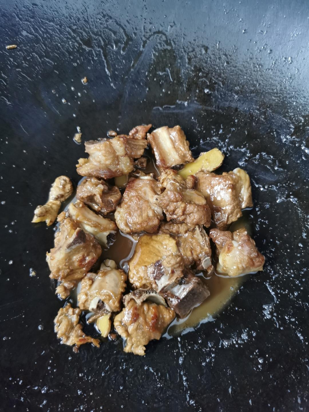 红烧排骨｜酱香浓郁