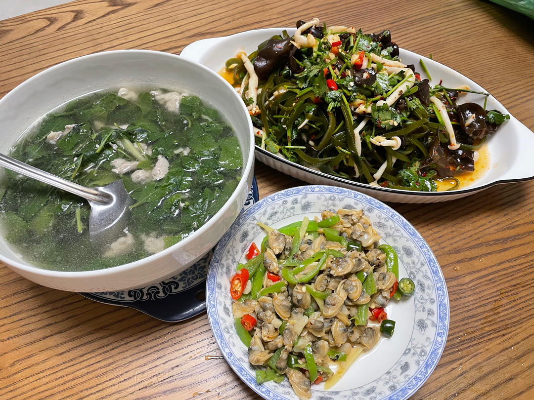 枸杞叶瘦肉汤（客家风味）