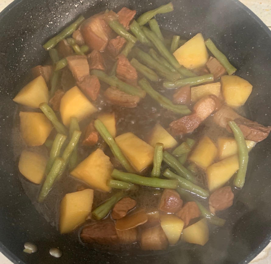 红烧肉炖土豆豆角