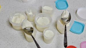 无需过滤的超厚希腊酸奶、脱脂酸奶酪（奶油奶酪的低卡替代）可抹蛋糕！的做法 步骤9
