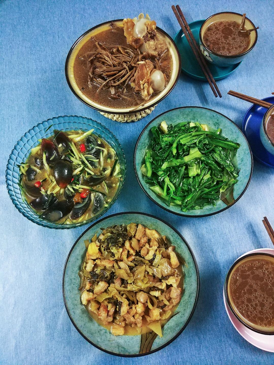 一粥一饭，半丝半缕